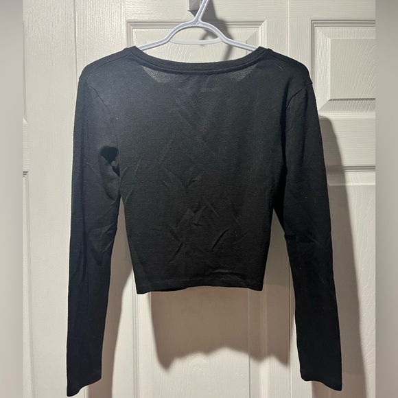 Aritzia long sleeve shirt black, cropped with “knot” at front - Picture 2 of 4